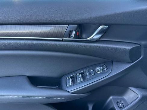 Used 2022 Honda Accord Sport image 11