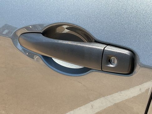 New 2025 Nissan Kicks Play S image 9