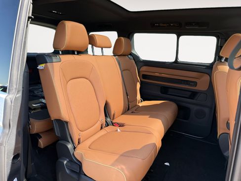 New 2025 Volkswagen ID. Buzz Pro S Plus image 18