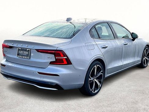 Used 2024 Volvo S60 B5 Plus image 2