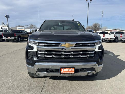 Used 2022 Chevrolet Silverado 1500 LTZ w/ LTZ Convenience Package II image 3