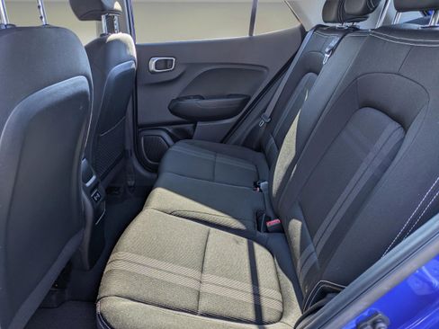 Used 2025 Hyundai Venue SEL image 14