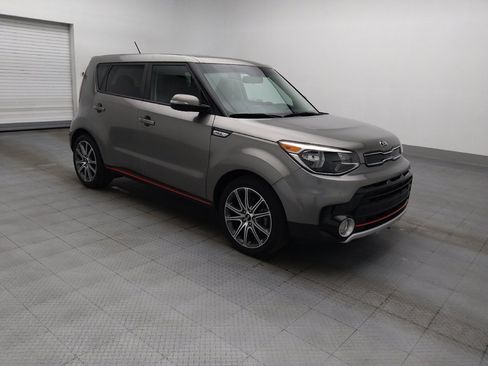 Used 2019 Kia Soul ! FWD image 11