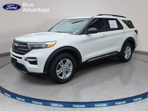 Certified 2022 Ford Explorer XLT w/ Equipment Group 202A AWD/4WD image 1