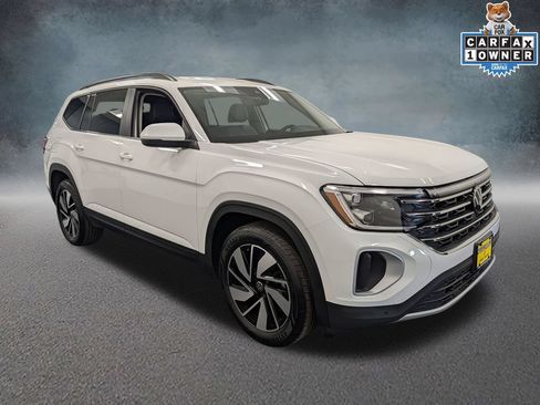 Used 2024 Volkswagen Atlas SE AWD/4WD image 3