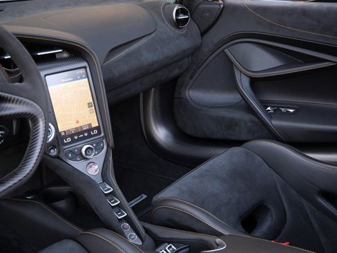 Used 2023 McLaren 720S Performance image 16