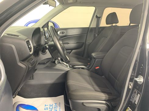 Used 2022 Hyundai Venue SEL FWD image 15