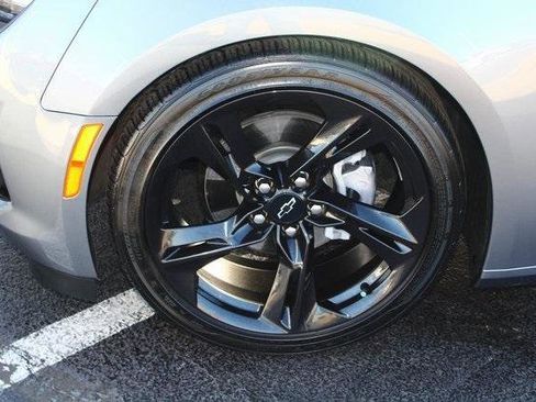 Used 2022 Chevrolet Camaro LT image 4