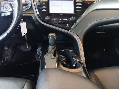 Used 2020 Toyota Camry SE FWD image 11