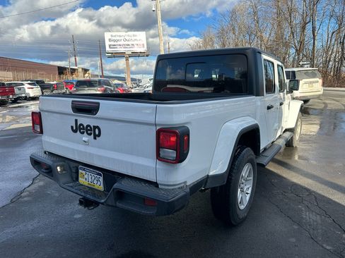 Used 2022 Jeep Gladiator Sport image 5