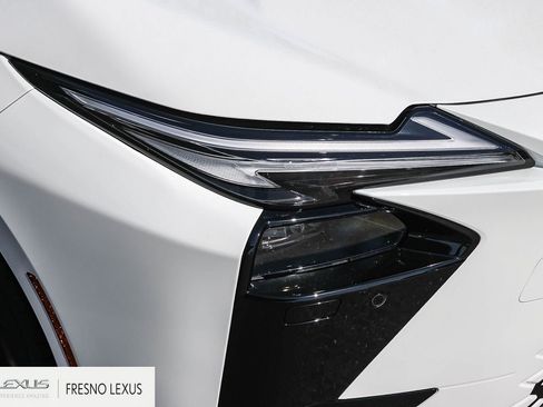 New 2026 Lexus ES 350e FWD image 10