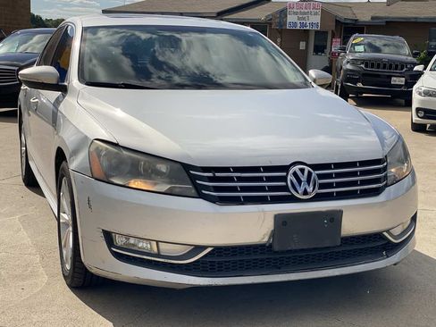 Used 2012 Volkswagen Passat 2.5 SEL FWD image 4