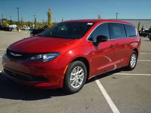 New 2026 Chrysler Voyager LX image 3