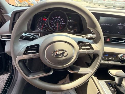 Used 2023 Hyundai Elantra SEL FWD image 19