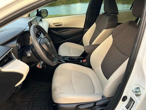 Certified 2022 Toyota Corolla LE image 12
