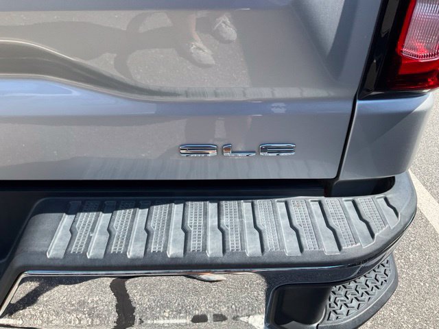 Used 2019 GMC Sierra 1500 SLE w/ SLE Value Package AWD/4WD image 9