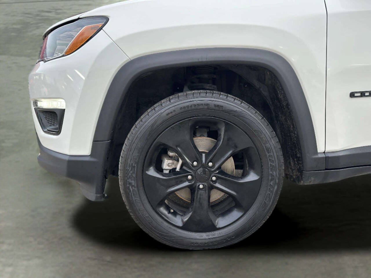 Used 2020 Jeep Compass Latitude AWD/4WD image 36