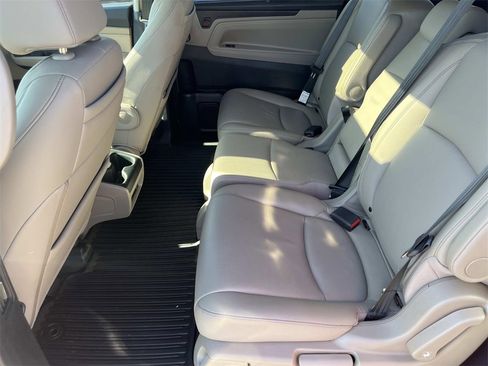 Used 2023 Honda Odyssey Touring image 15