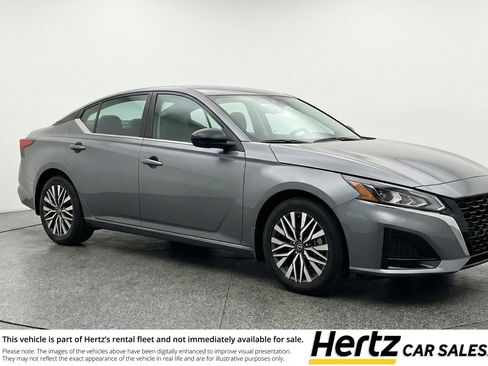 Used 2025 Nissan Altima 2.5 SV image 1