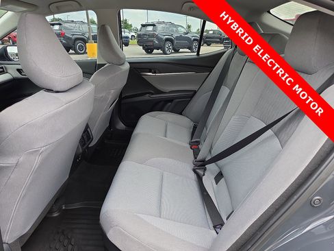 Used 2025 Toyota Camry LE FWD image 10