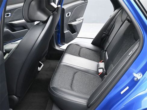 Used 2025 Kia K4 GT-Line image 9