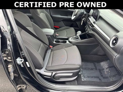 Used 2023 Kia Forte LXS image 9