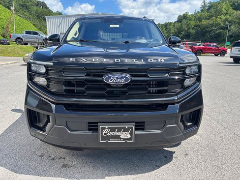 Used 2025 Ford Expedition Max Active AWD/4WD image 8