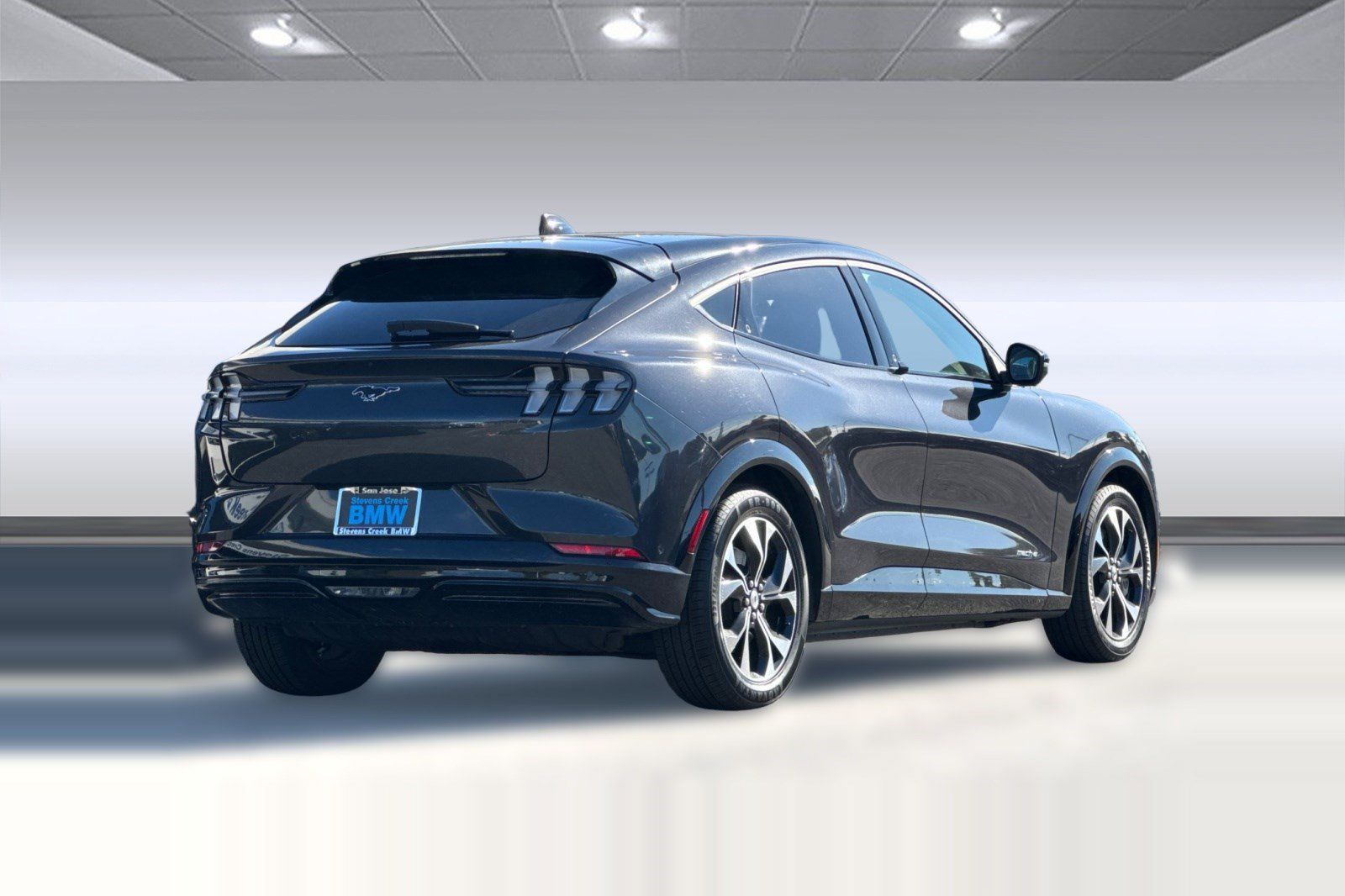 Used 2022 Ford Mustang Mach-E Premium RWD image 8
