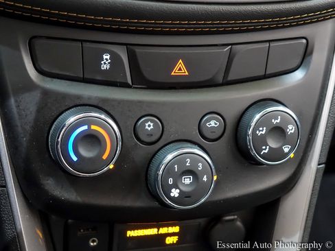 Used 2022 Chevrolet Trax LS w/ Tint and Cruise Package image 22