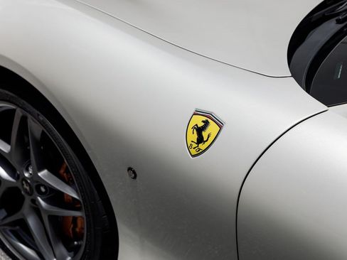 Used 2024 Ferrari Roma Spider RWD image 43