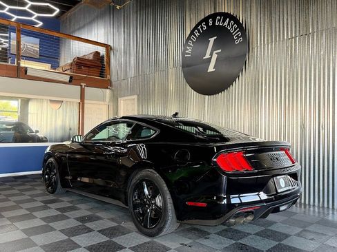 Used 2022 Ford Mustang GT Premium w/ Black Accent Package RWD image 4