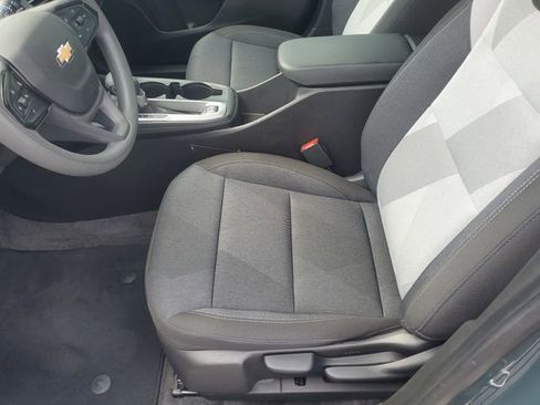 Used 2025 Chevrolet Trax LS image 16