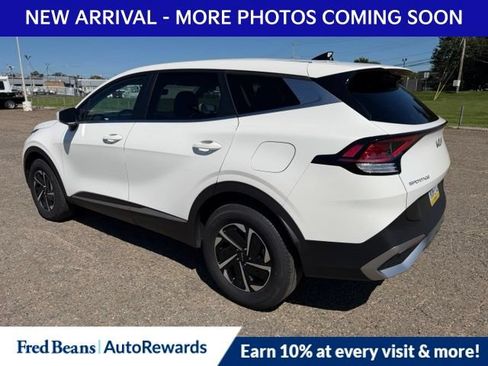 Used 2025 Kia Sportage LX AWD/4WD image 5
