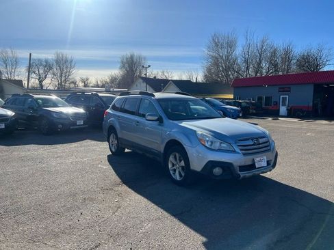 Used 2014 Subaru Outback 2.5i Limited w/ Moonroof Package image 4