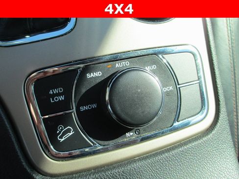 Used 2016 Jeep Grand Cherokee Limited 75th Anniversary image 27