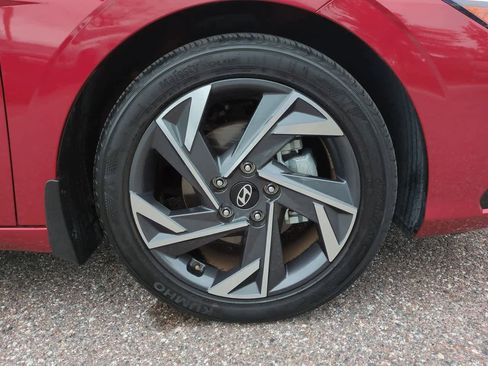 Used 2024 Hyundai Elantra Limited image 11