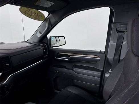 Used 2025 Chevrolet Silverado 1500 LT image 24