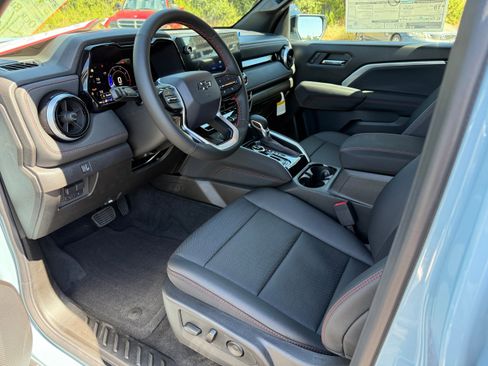 New 2025 Chevrolet Colorado Z71 w/ Technology Package image 10