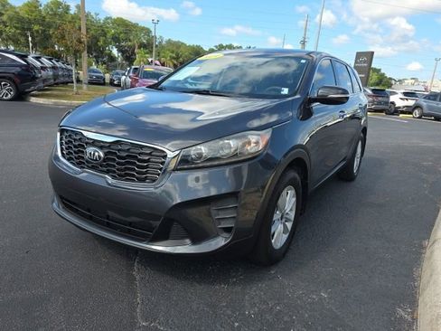 Used 2019 Kia Sorento FWD image 2