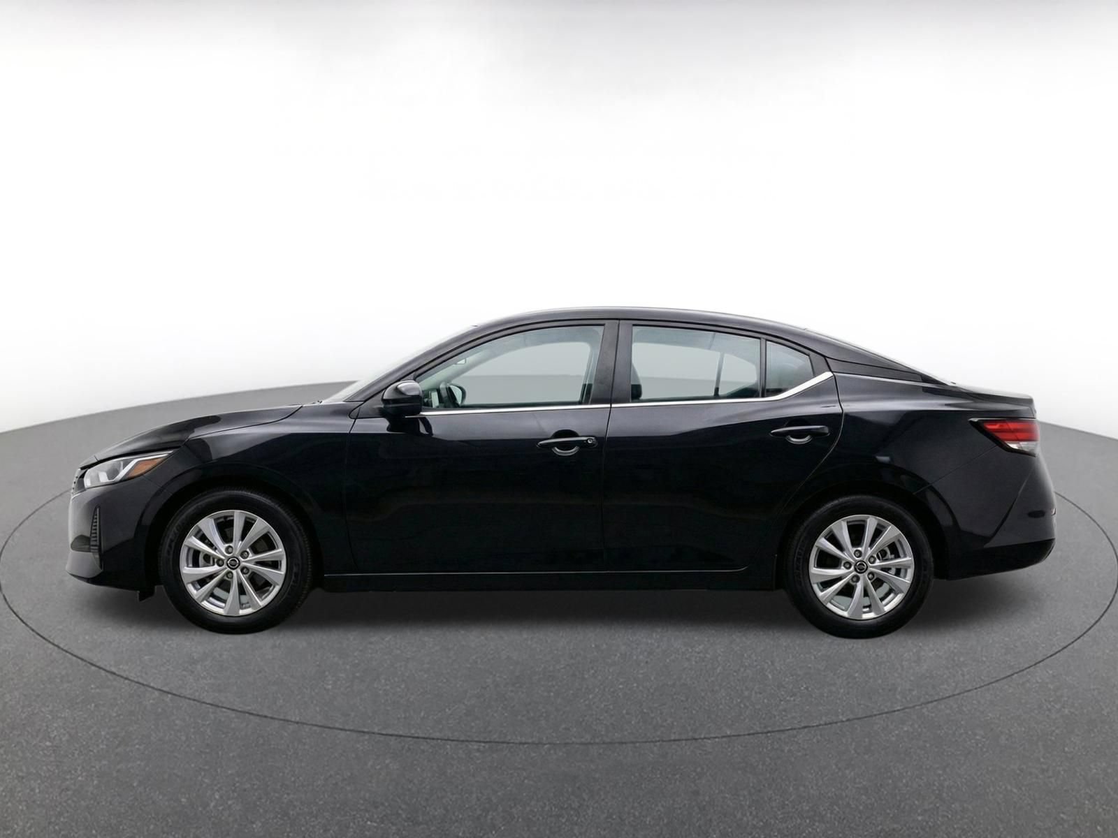 Used 2025 Nissan Sentra S FWD image 4