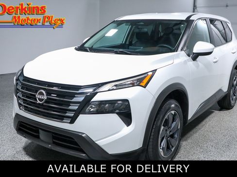 Used 2024 Nissan Rogue SV FWD image 1