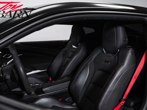 Used 2018 Chevrolet Camaro ZL1 RWD image 25