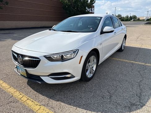 Used 2019 Buick Regal Preferred w/ Sights and Sounds Package FWD image 9