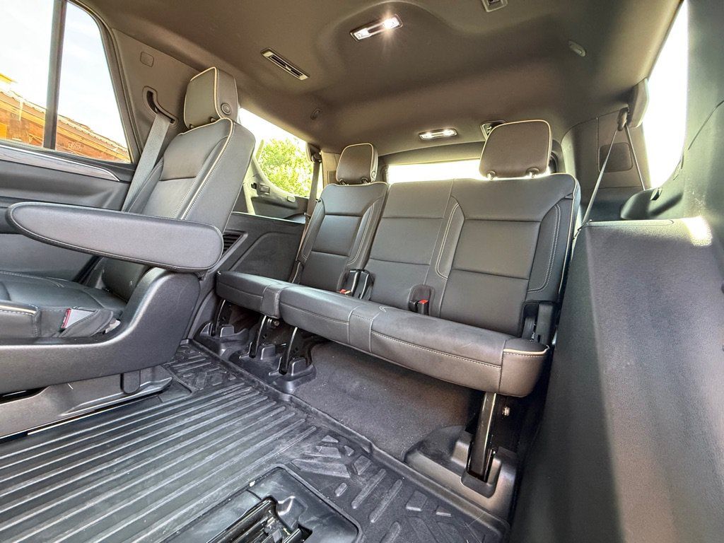 Used 2023 GMC Yukon SLT w/ SLT Premium Package AWD/4WD image 27