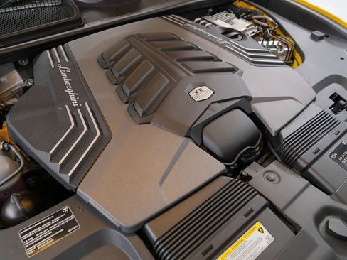 Used 2022 Lamborghini Urus image 76