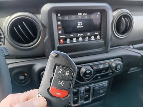 Used 2023 Jeep Wrangler Unlimited Sport AWD/4WD image 2