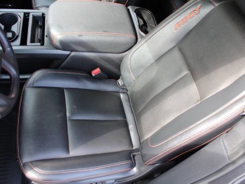 Used 2023 Nissan Titan PRO-4X w/ Pro-4x Convenience Package image 3