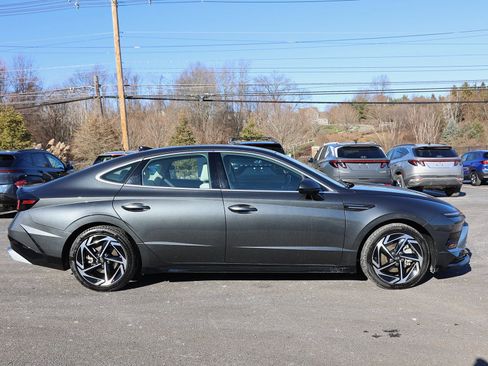 Used 2024 Hyundai Sonata SEL w/ Convenience Package image 8