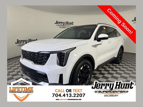 Used 2024 Kia Sorento S w/ Panoramic Sunroof Package FWD image 1