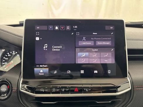 Used 2025 Jeep Compass Trailhawk AWD/4WD image 33